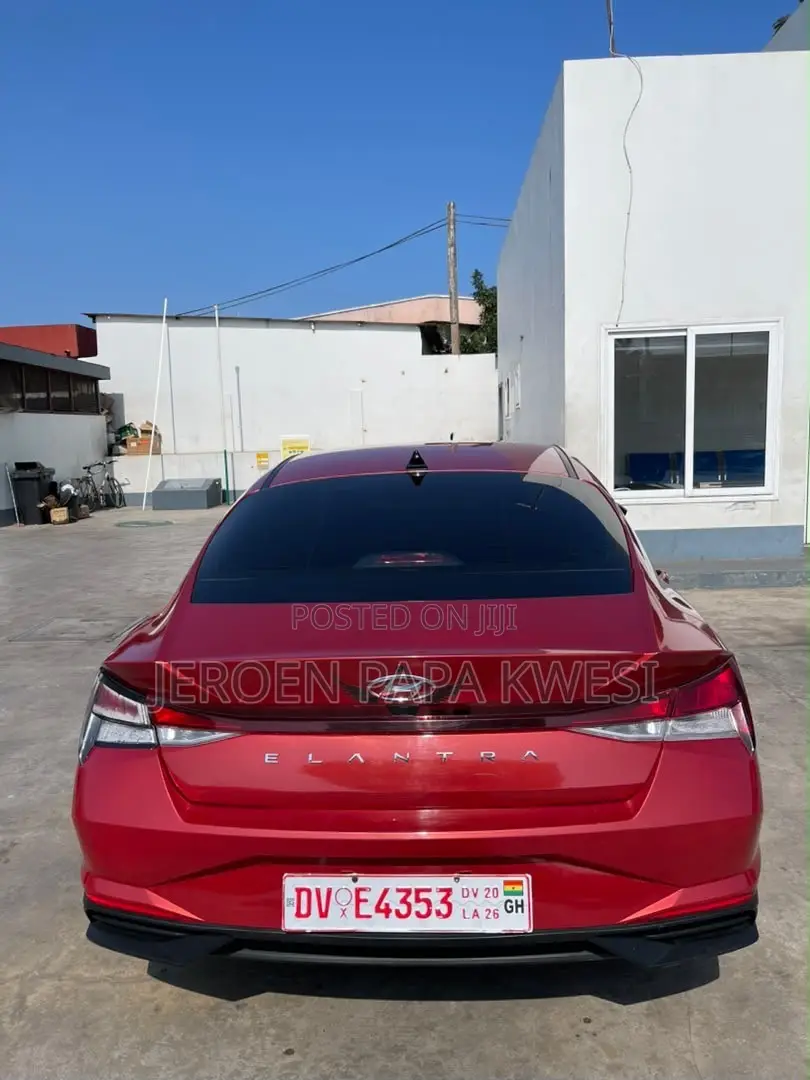 Hyundai Elantra 2021 Red