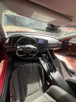 Hyundai Elantra 2021 Red