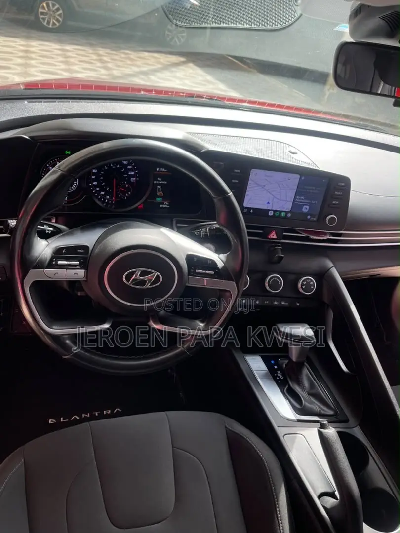 Hyundai Elantra 2021 Red