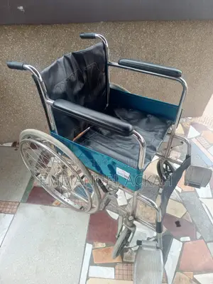 Comorade Wheel Chair