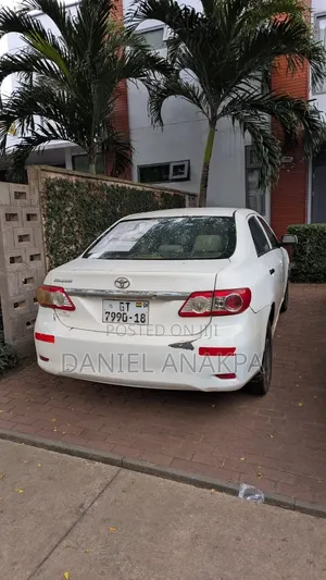 Toyota Corolla 2010 White