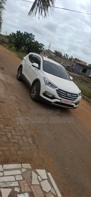 Hyundai Santa Fe 2016 White