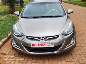 Hyundai Elantra Limited Sedan FWD (1.8L 4cyl 6A) 2016