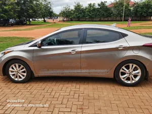 Hyundai Elantra Limited Sedan FWD (1.8L 4cyl 6A) 2016