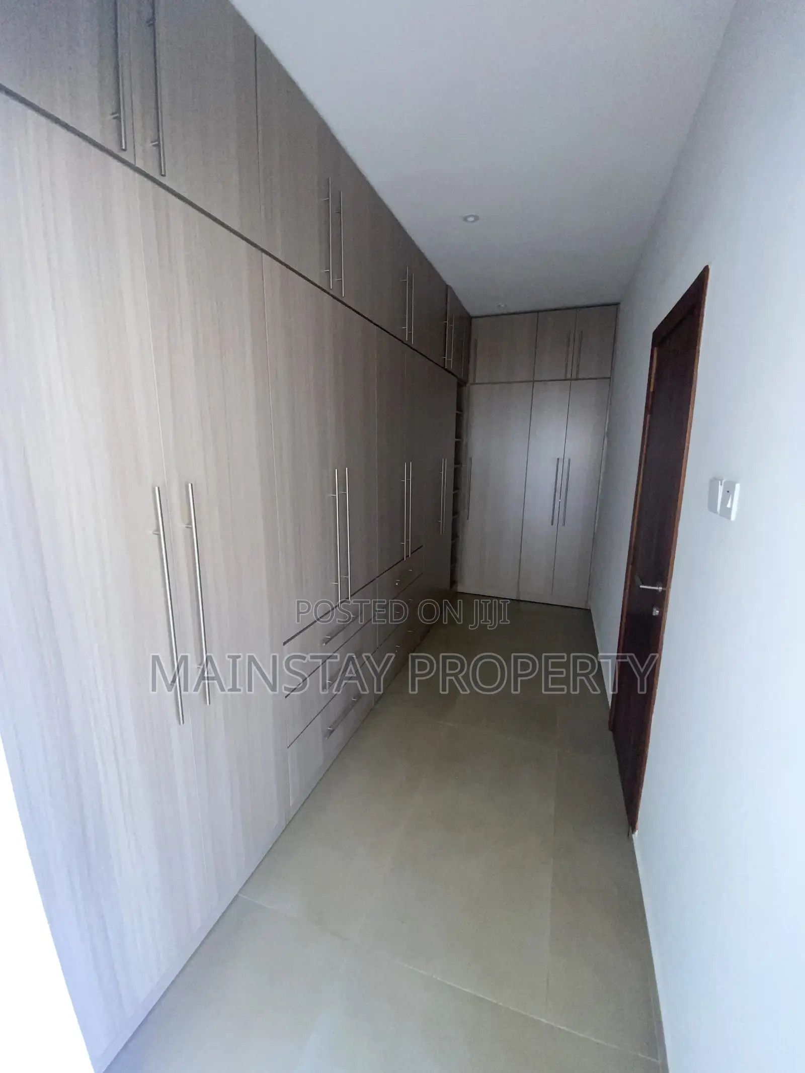 4bdrm Townhouse / Terrace in Mainstay Estates, East Legon for rent