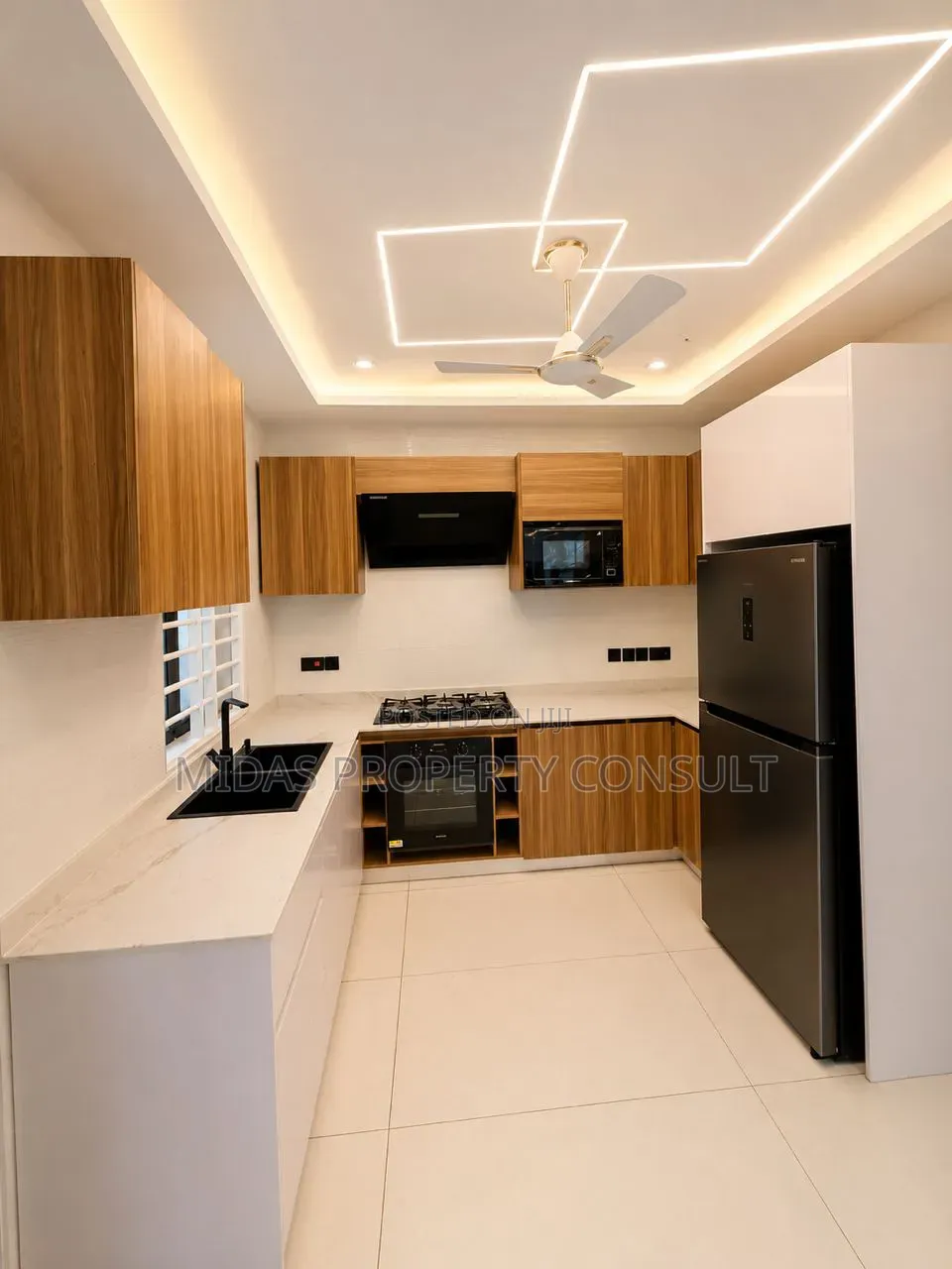 4bdrm Duplex in East Legon Hills, Lake Side Estate for sale