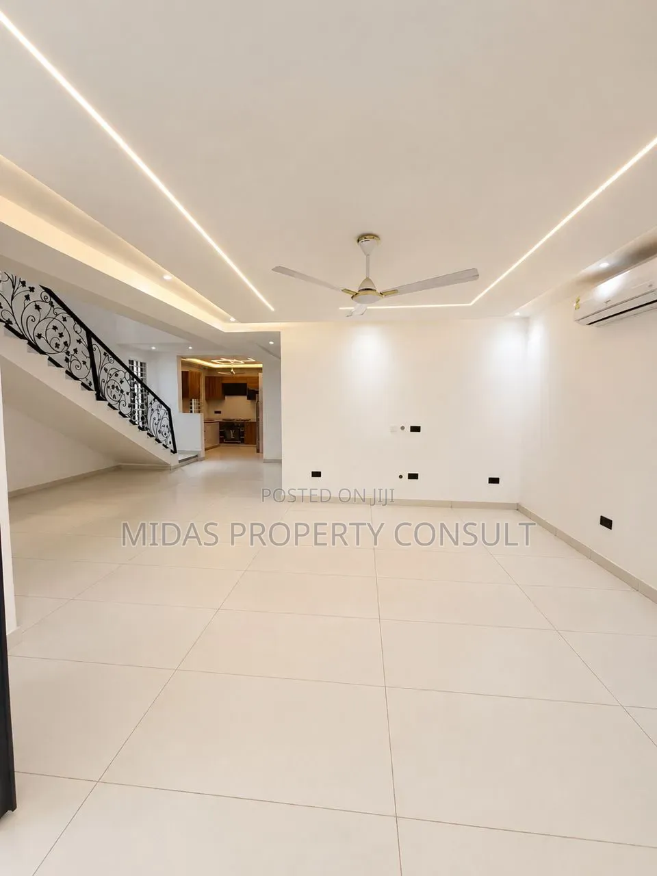 4bdrm Duplex in East Legon Hills, Lake Side Estate for sale