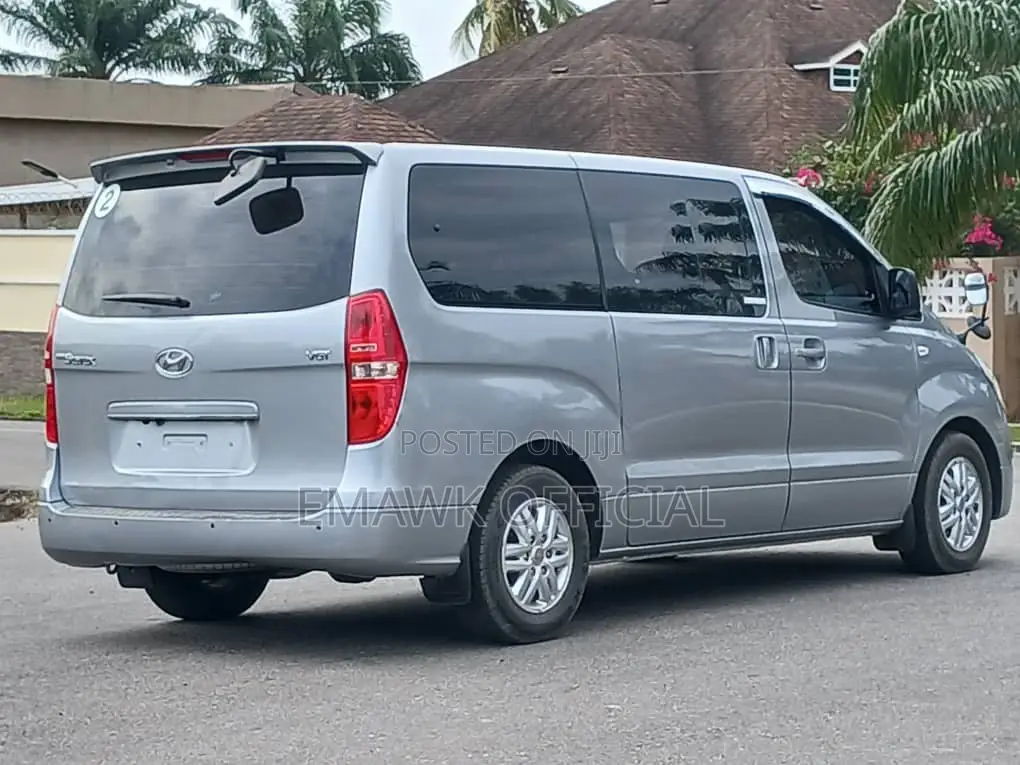 Hyundai Starex 2016 Grey