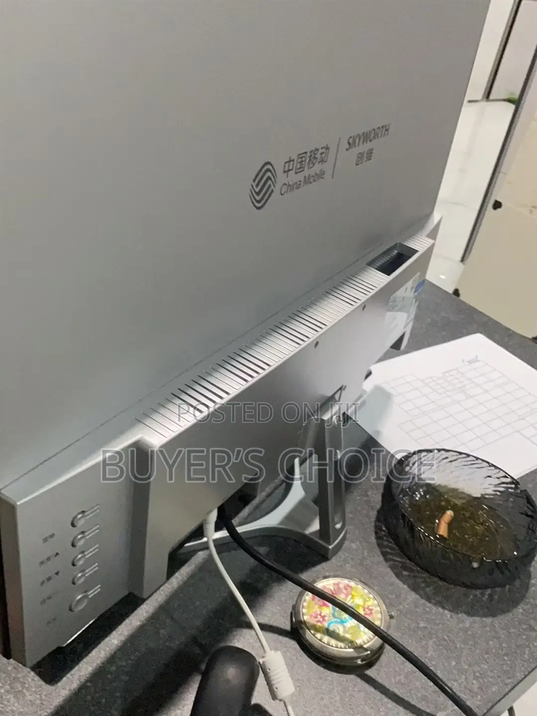 24” Sky-Worth Borderless Monitor