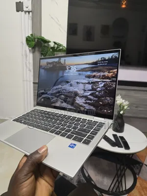 Laptop HP EliteBook 1040 G8 16GB Intel Core i7 SSD 512GB