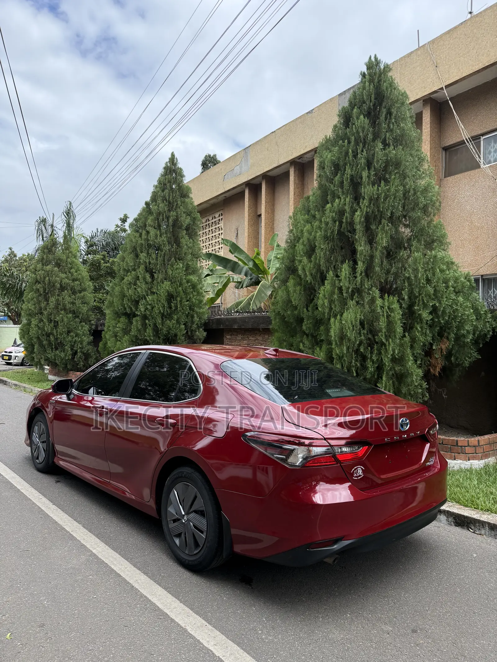 Toyota Camry LE 2021 Red