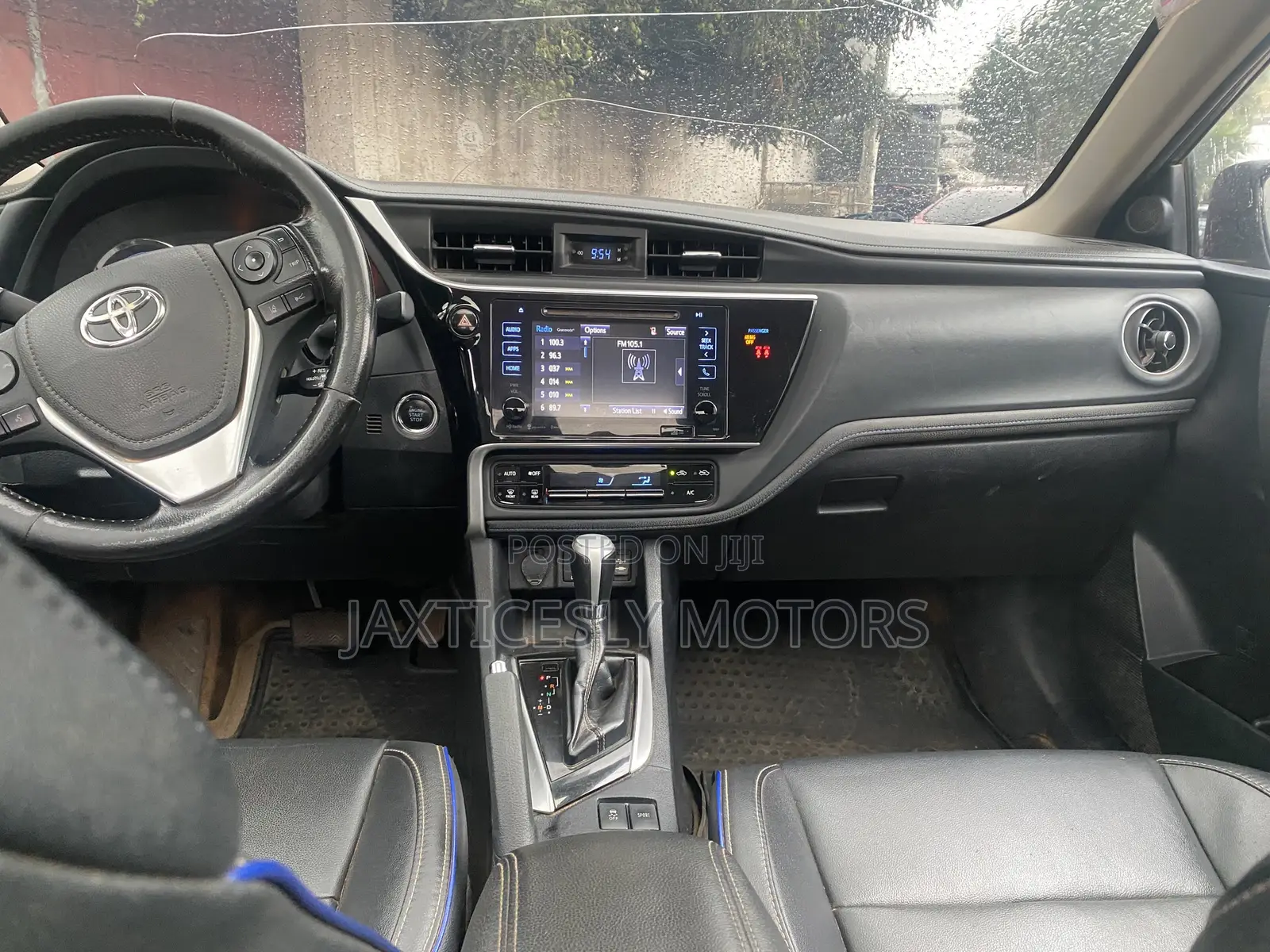 Toyota Corolla XSE (1.8L 4cyl 2A) 2019 Gray