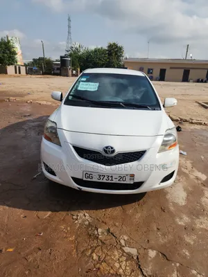 Toyota Yaris 2010 White