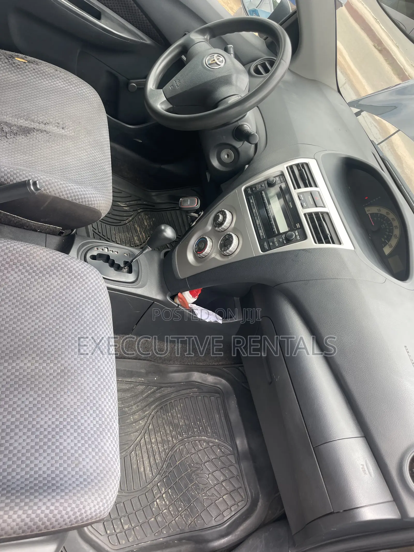 Toyota Yaris 2010 Black