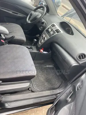 Toyota Yaris 2010 Black