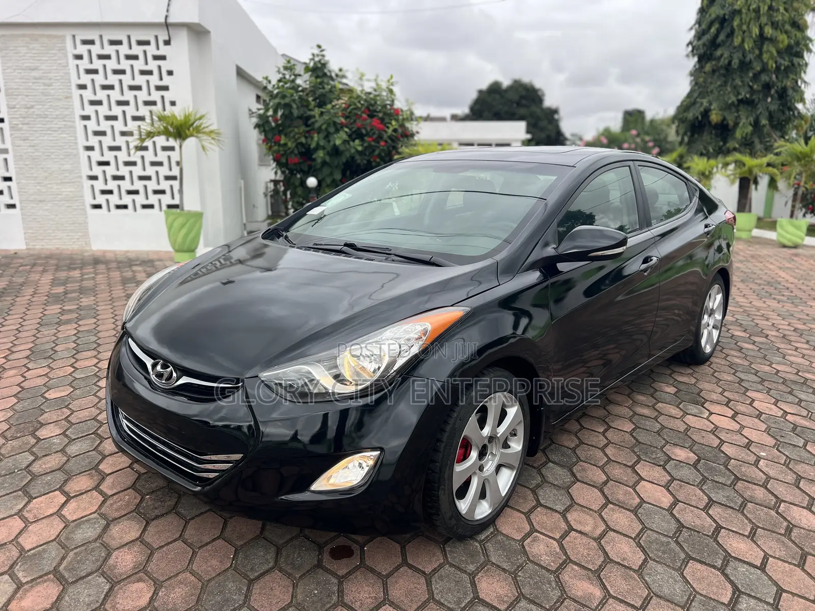 Hyundai Elantra Limited Sedan FWD (1.8L 4cyl 6A) 2013 Black