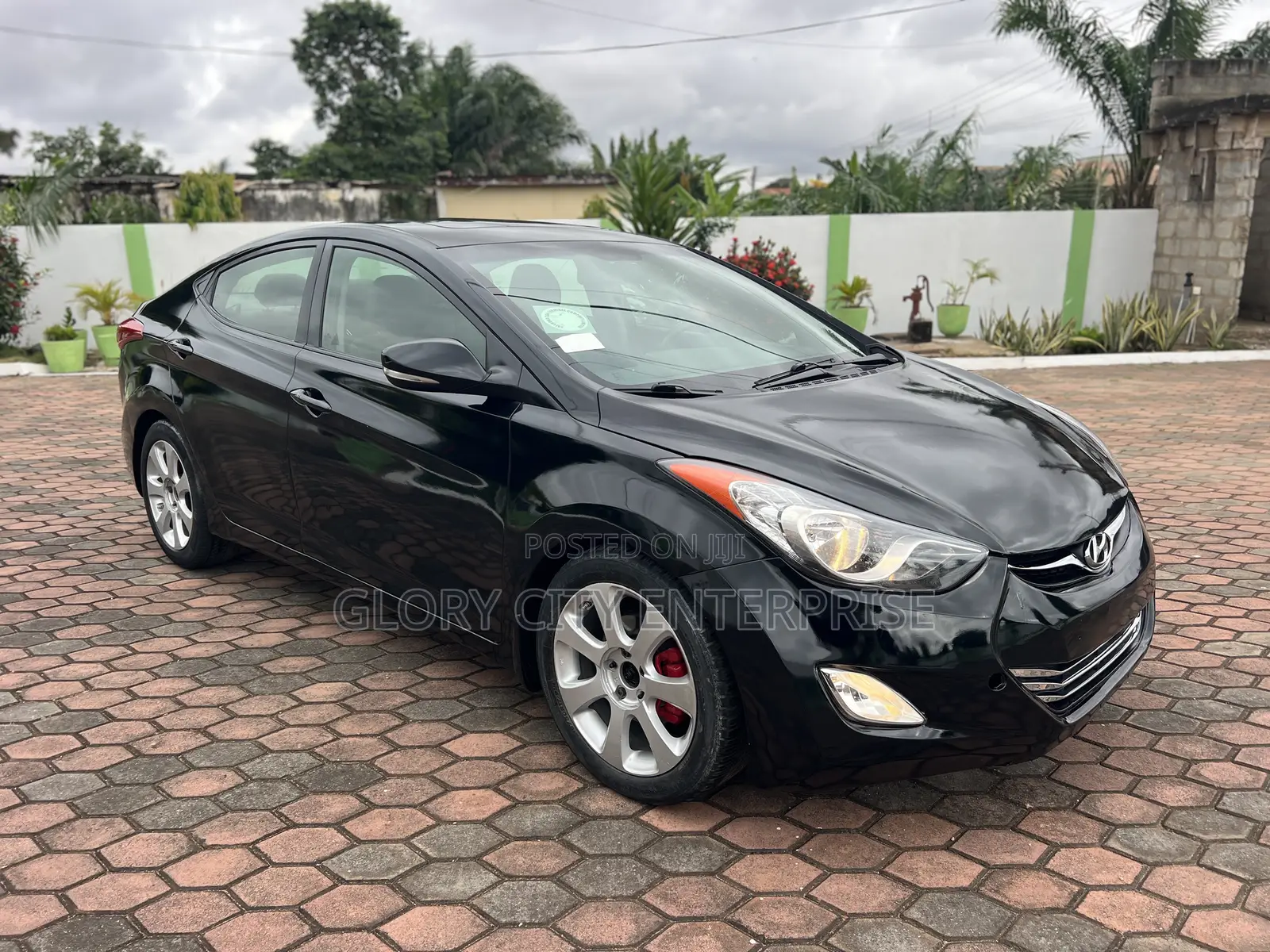 Hyundai Elantra Limited Sedan FWD (1.8L 4cyl 6A) 2013 Black