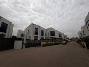 4bdrm Duplex in Adjiganor, Adjiriganor for rent