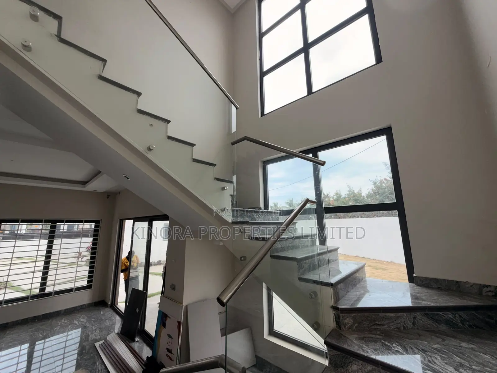 4bdrm Duplex in Adjiganor, Adjiriganor for rent