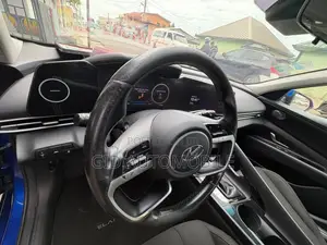Hyundai Elantra 2023 Blue