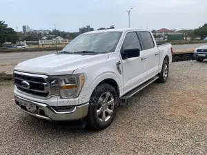 Ford F-150 XLT 2022 White
