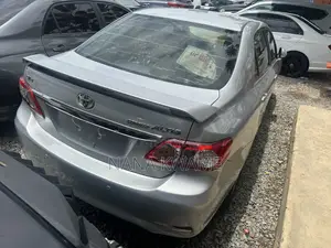 Toyota Corolla L 4dr Sedan (1.8L 4cyl 5M) 2013 Silver