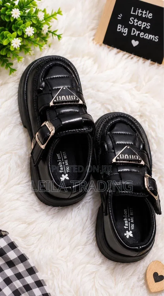 Black Shoe