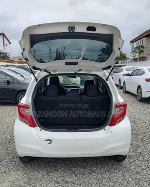 Toyota Vitz 1.3 FWD 5dr 2014 White