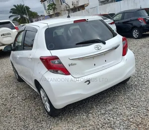 Toyota Vitz 1.3 FWD 5dr 2014 White