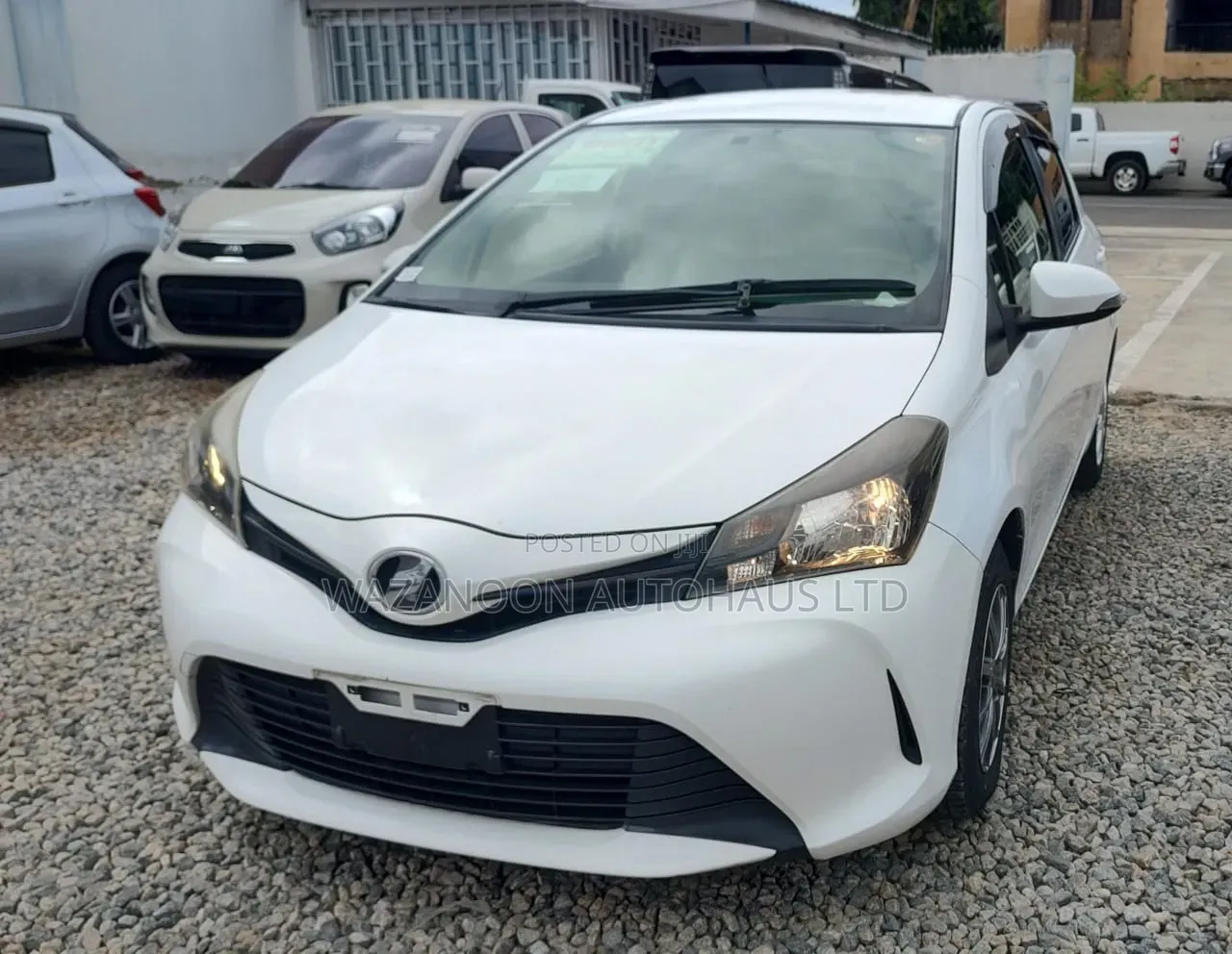 Toyota Vitz 1.3 FWD 5dr 2014 White