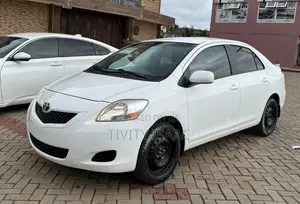 Toyota Yaris 2012 White