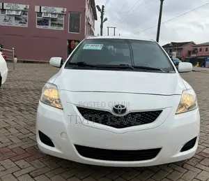 Toyota Yaris 2012 White