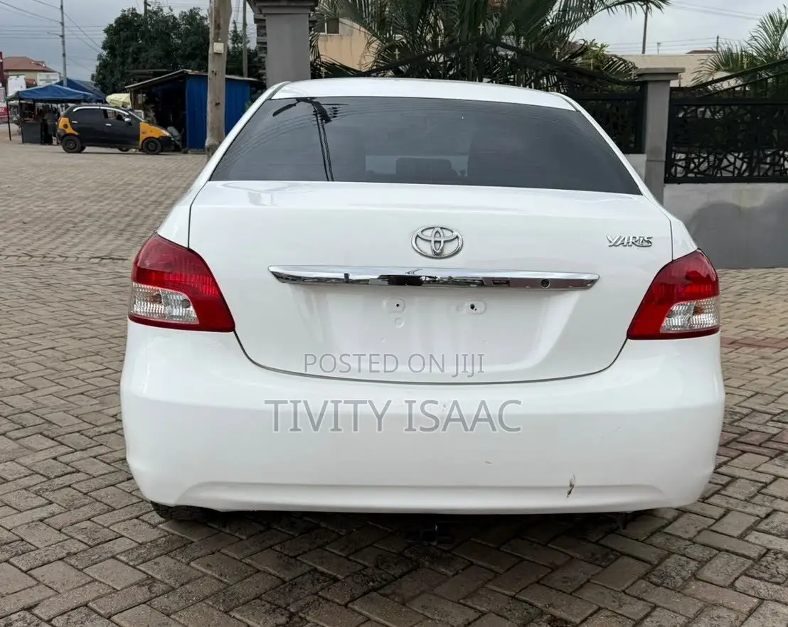 Toyota Yaris 2012 White
