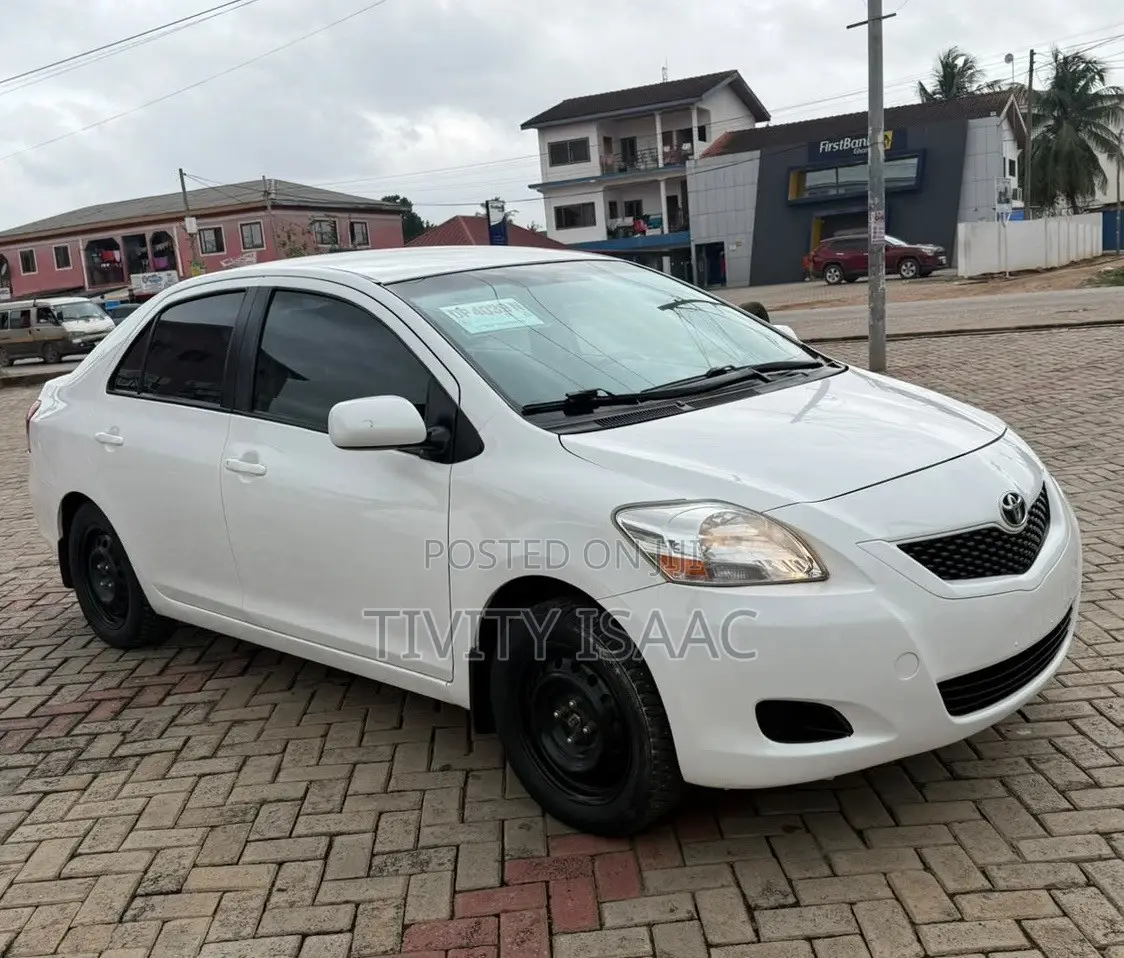 Toyota Yaris 2012 White