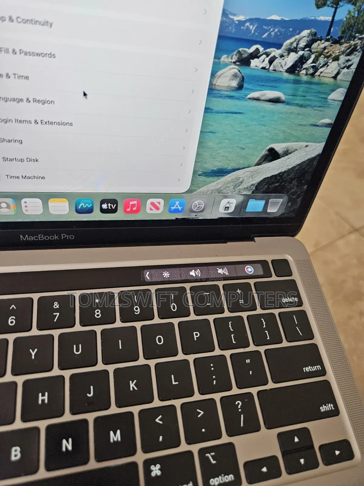 Laptop Apple MacBook Pro 2020 16GB Apple M1 SSHD (Hybrid) 512GB