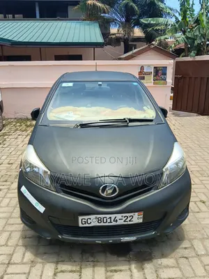 Toyota Vitz 2012 Black