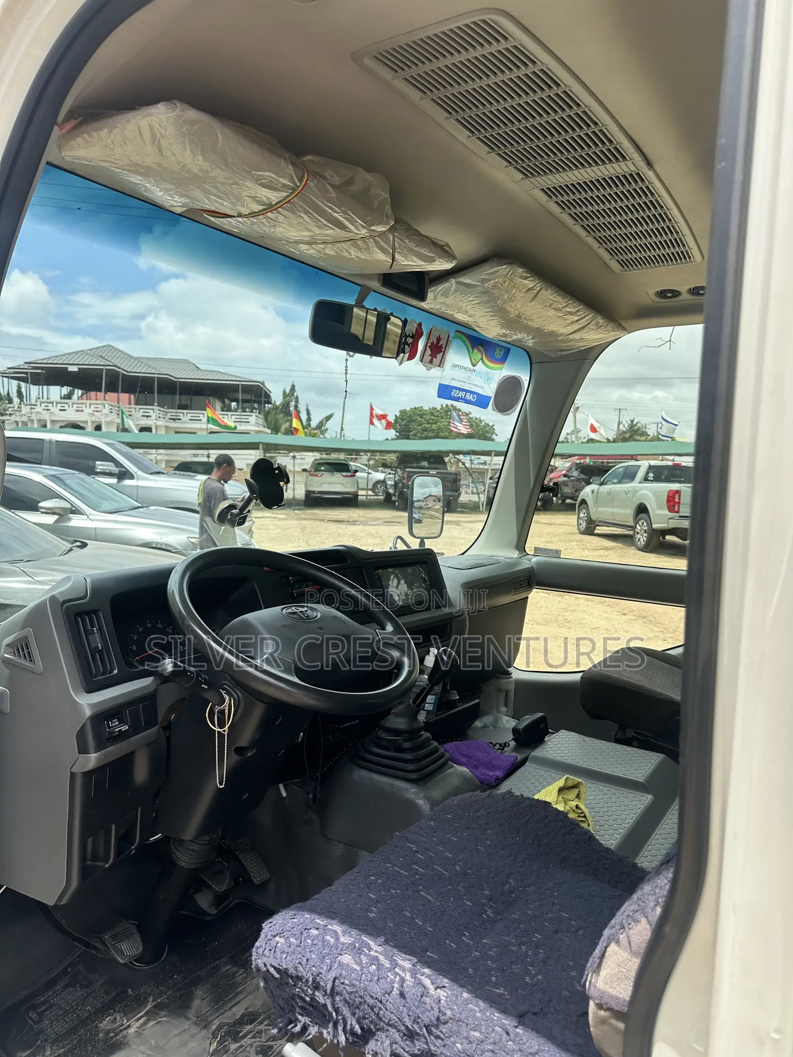 Toyota HiAce 2023 White