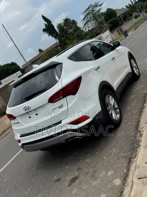 Hyundai Santa Fe SE AWD 2018 White