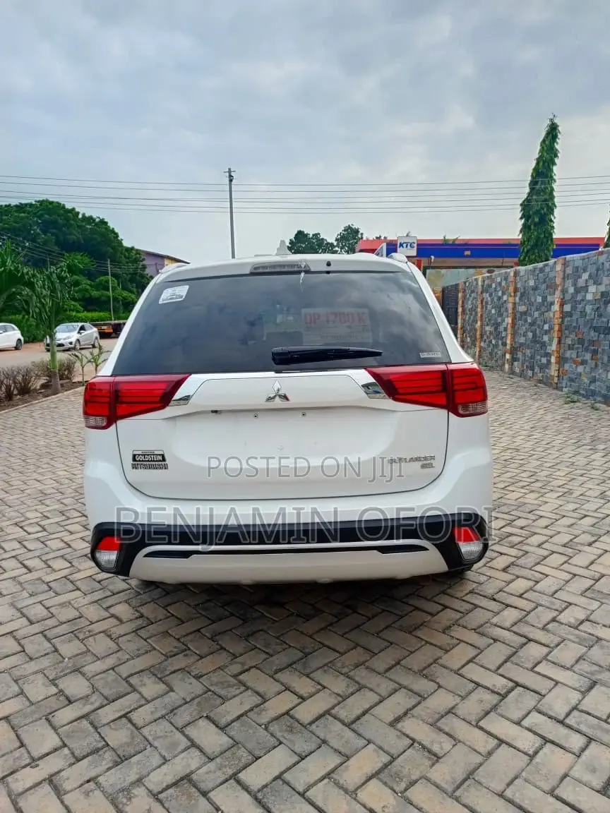 Mitsubishi Outlander SEL AWC 2019 White