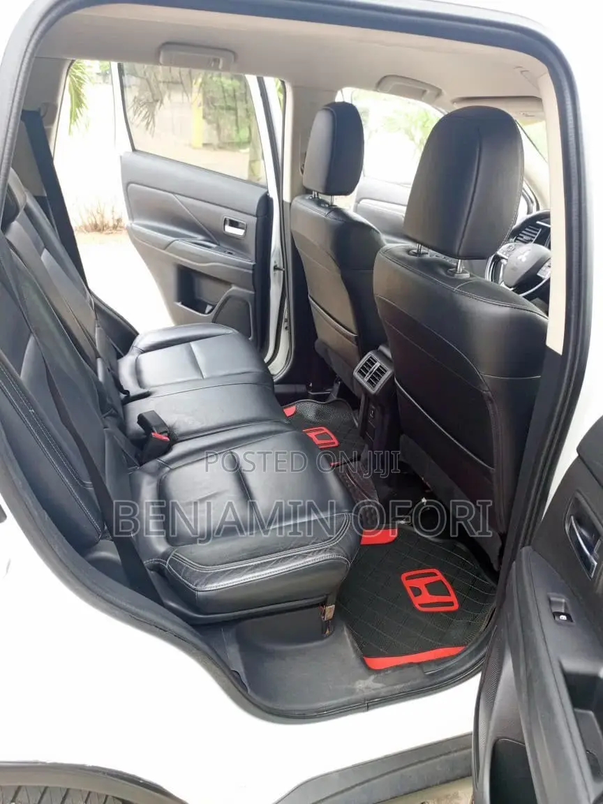 Mitsubishi Outlander SEL AWC 2019 White