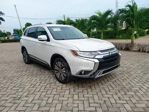 Mitsubishi Outlander SEL AWC 2019 White