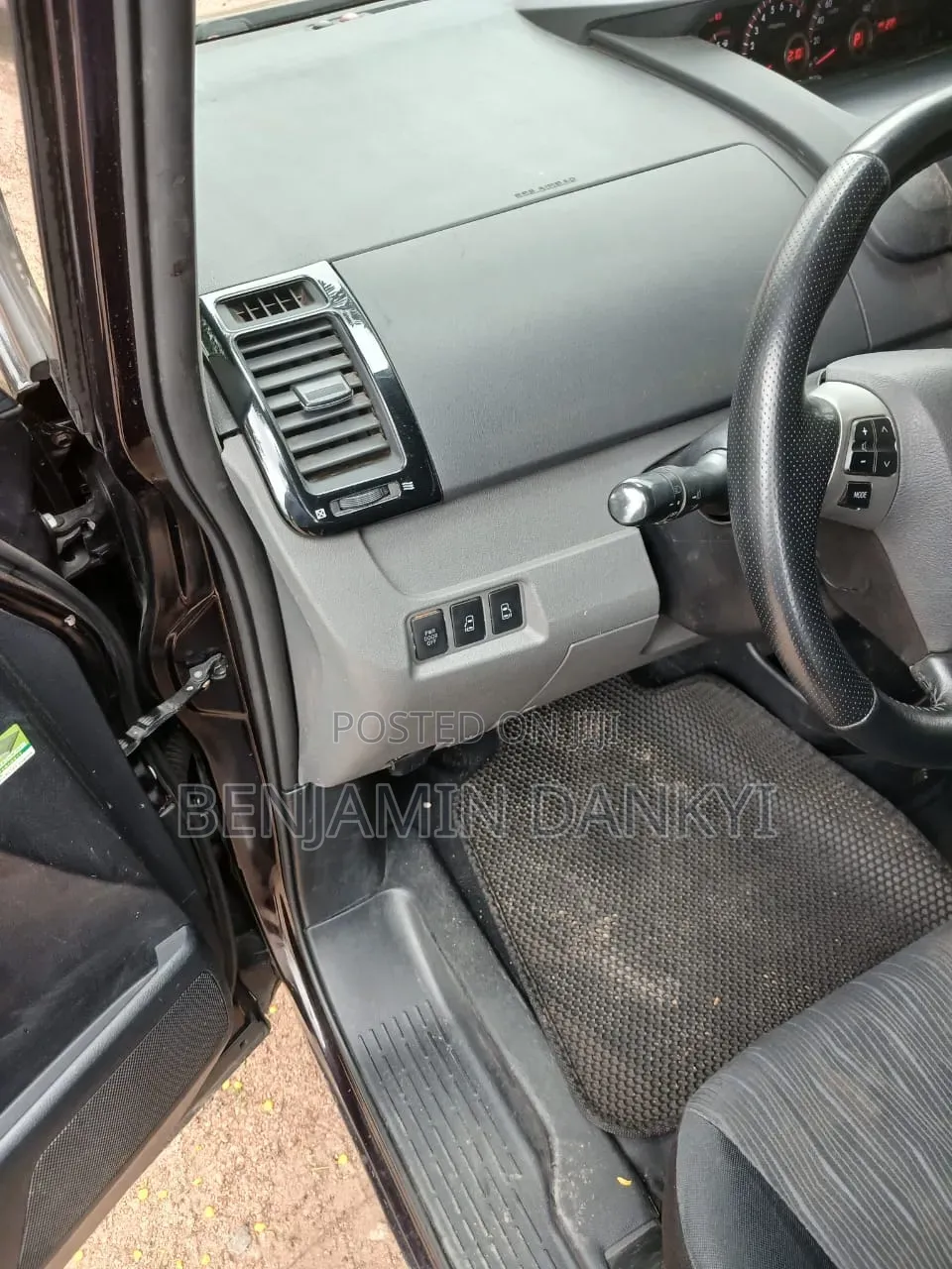 Toyota Voxy 2011 Black