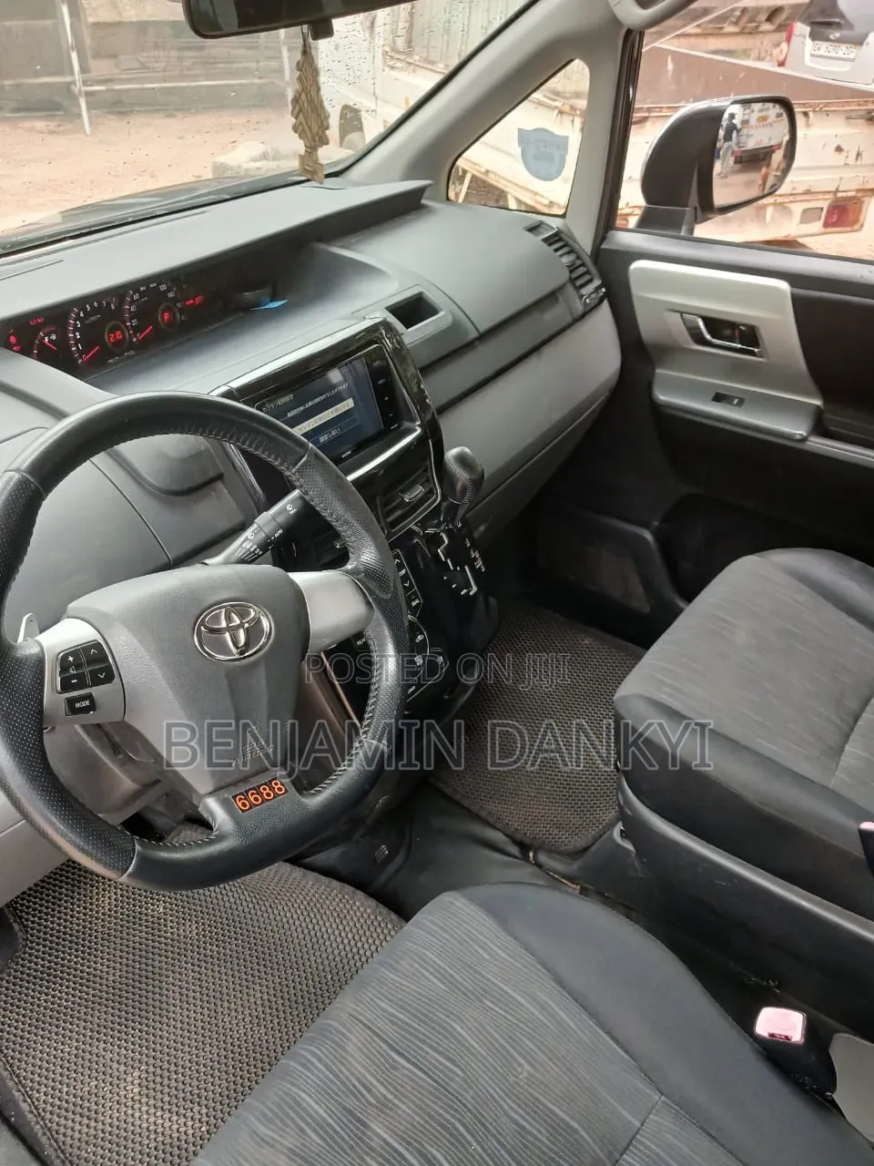 Toyota Voxy 2011 Black