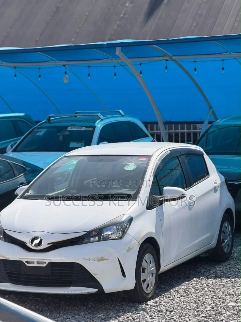 Toyota Vitz 2015 White