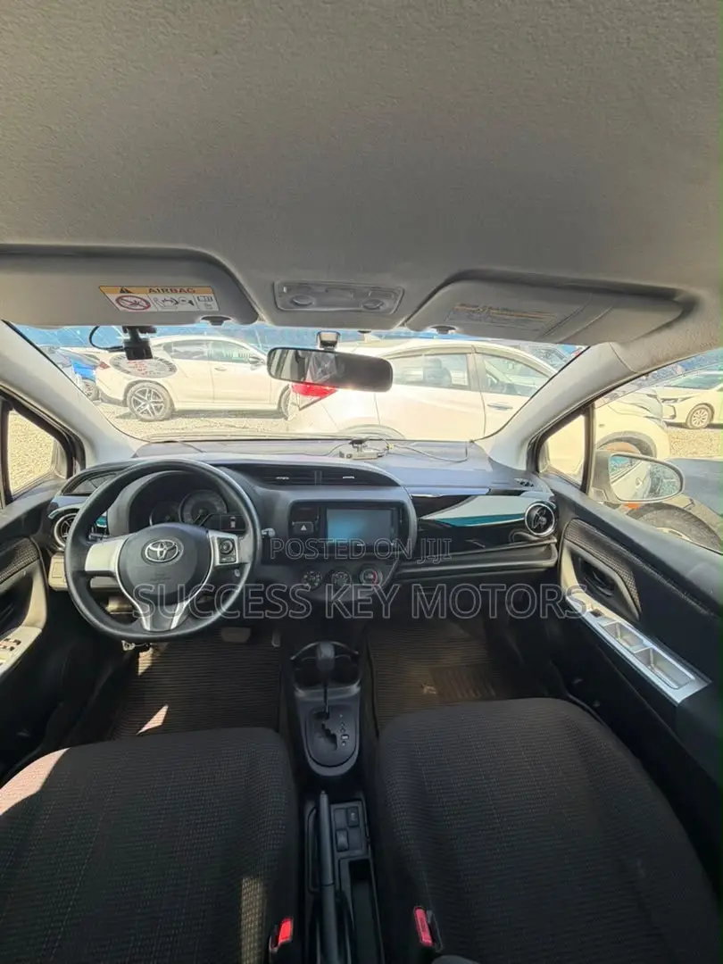 Toyota Vitz 2015 White