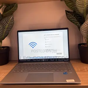 Laptop HP 14-ep0063 8GB Intel Core i3 SSD 256GB