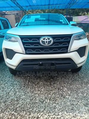 Toyota Fortuner 2022 White