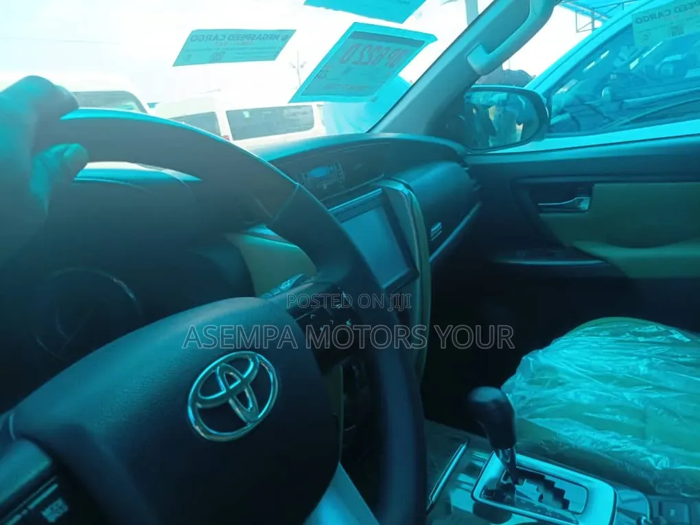 Toyota Fortuner 2022 White
