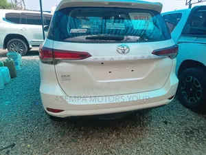 Toyota Fortuner 2022 White