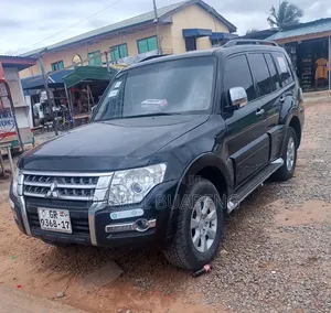 Mitsubishi Pajero 2016 Black
